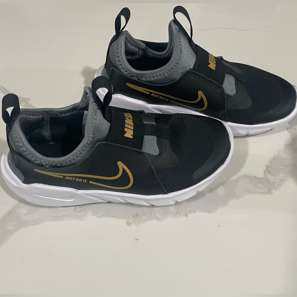 Nike Size 1 Y